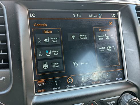 Used 2018 Jeep Grand Cherokee Limited w/ Luxury Group II image 33