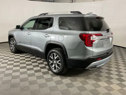 Used 2023 GMC Acadia SLE w/ Driver Convenience Package AWD/4WD image 4