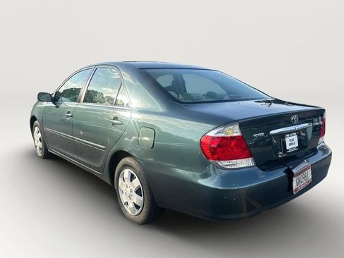 Used 2005 Toyota Camry LE FWD image 5