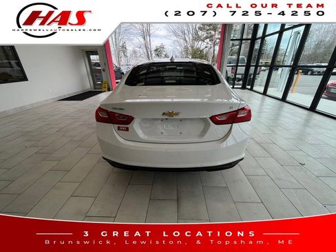 Used 2017 Chevrolet Malibu LT FWD image 5
