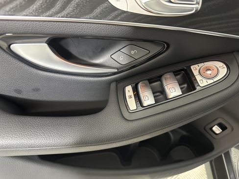 Used 2017 Mercedes-Benz GLC 300 4MATIC image 11