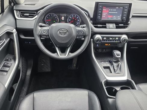 Used 2019 Toyota RAV4 XLE Premium FWD image 12