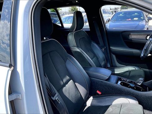 Used 2020 Volvo XC40 T5 R-Design AWD/4WD image 8