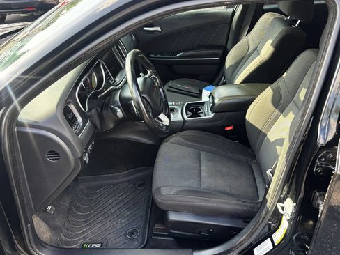 Used 2015 Dodge Charger SXT RWD image 14