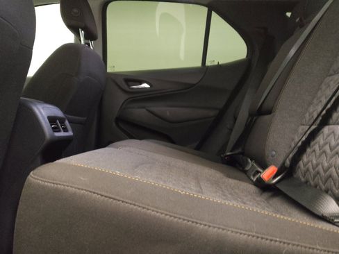 Used 2022 Chevrolet Equinox LT FWD image 18