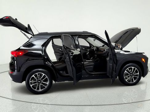 Used 2024 Chevrolet TrailBlazer LT w/ LT Cold Weather Package FWD image 13