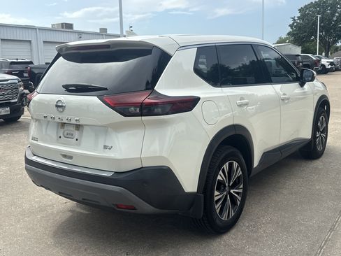 Used 2021 Nissan Rogue SV FWD image 12