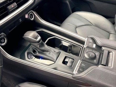 Used 2025 Toyota Grand Highlander AWD image 17