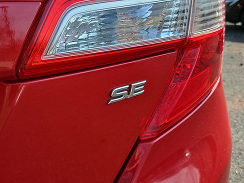 Used 2012 Toyota Camry SE image 30
