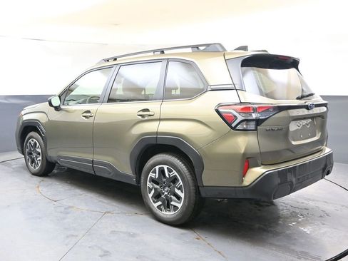 Used 2025 Subaru Forester Premium AWD/4WD image 3