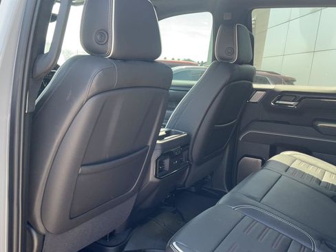 Used 2024 GMC Sierra 1500 AT4X AWD/4WD image 18