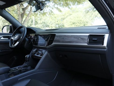 Used 2023 Volkswagen Atlas Cross Sport SE FWD image 20