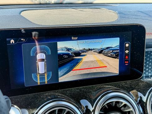 Used 2024 Mercedes-Benz EQB 350 4MATIC SUV image 27