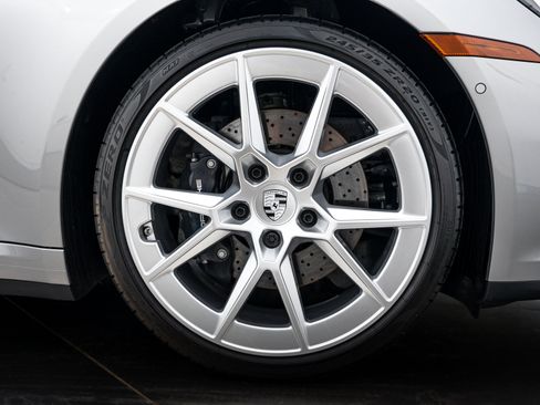 Certified 2025 Porsche 911 Carrera RWD image 11