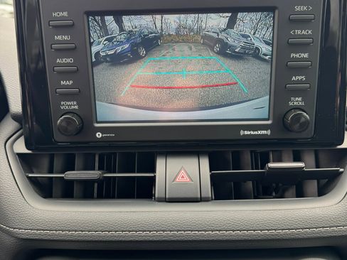Used 2021 Toyota RAV4 LE AWD/4WD image 21