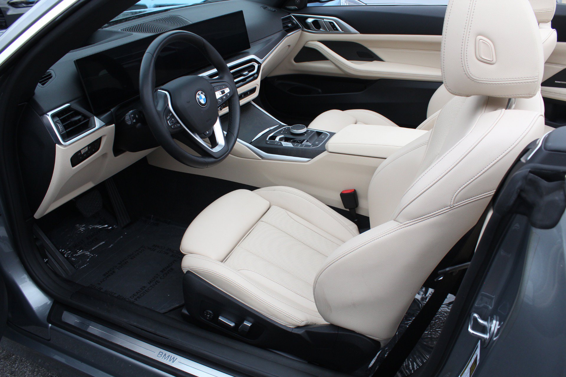 Used 2024 BMW 430i Convertible w/ Premium Package RWD image 32