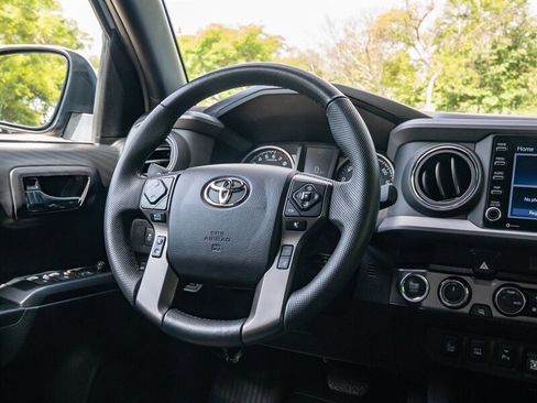 Used 2022 Toyota Tacoma TRD Sport image 28