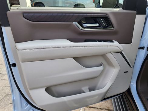 New 2026 GMC Yukon XL Denali w/ Denali Reserve Package AWD/4WD image 11