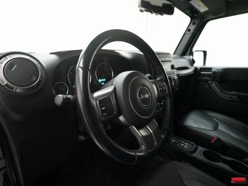 Used 2018 Jeep Wrangler Unlimited Altitude image 8