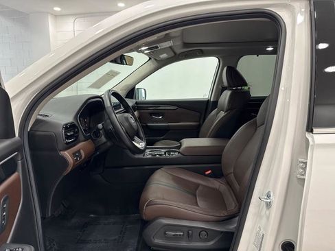 Used 2025 Honda Pilot Elite image 12