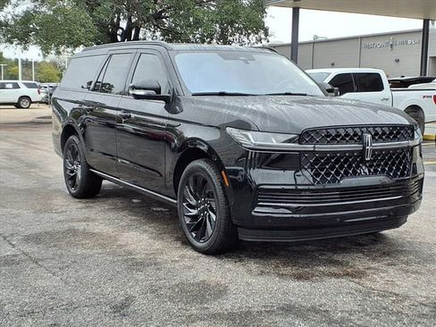 New 2025 Lincoln Navigator L Reserve w/ Jet Appearance Package AWD/4WD image 3