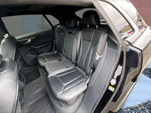 Used 2019 Audi Q8 Premium image 26