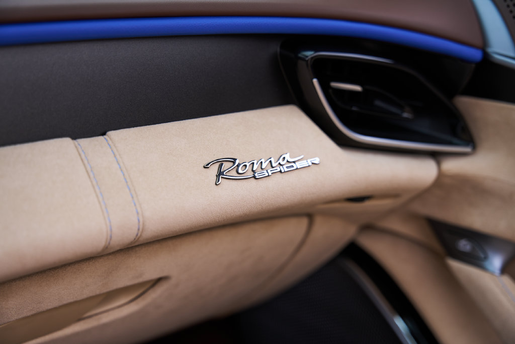 Used 2025 Ferrari Roma Spider RWD image 88