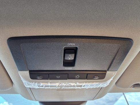 Used 2025 Nissan Sentra SV w/ SV Premium Package FWD image 32