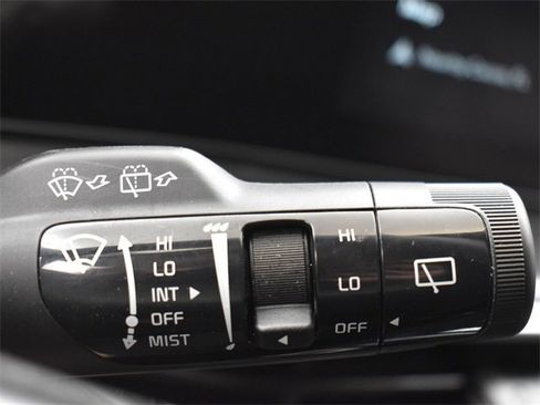 Certified 2025 Kia Sorento S image 30