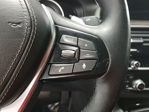 Used 2018 BMW 530i xDrive AWD/4WD image 19