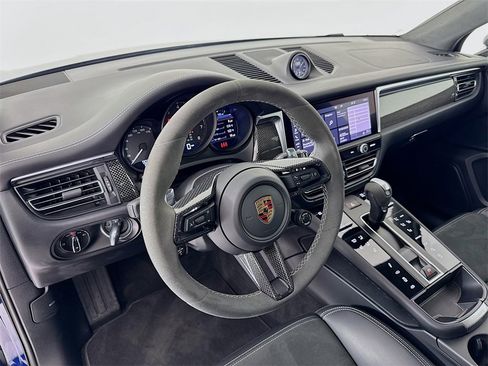Certified 2024 Porsche Macan GTS image 4