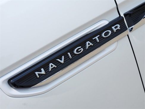 New 2024 Lincoln Navigator Black Label image 10