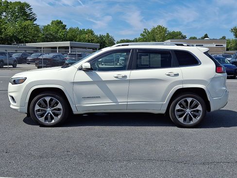 Used 2019 Jeep Cherokee Overland w/ Technology Group AWD/4WD image 9