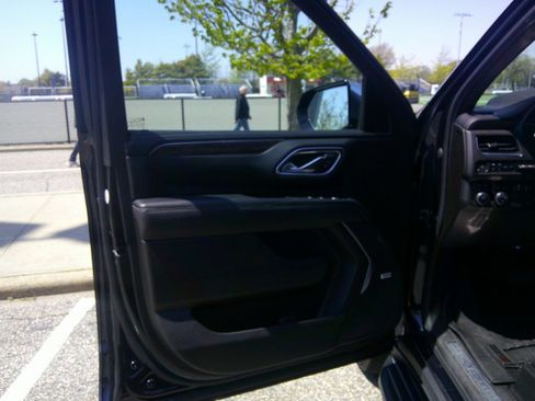 Used 2021 Chevrolet Suburban Premier w/ Premium Package AWD/4WD image 61