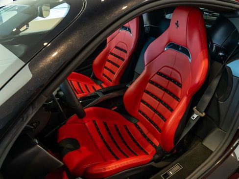 Used 2021 Ferrari SF90 Stradale AWD/4WD image 11
