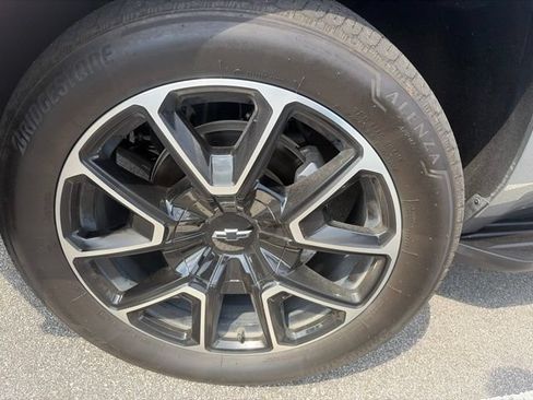 Used 2024 Chevrolet Tahoe RST w/ Luxury Package AWD/4WD image 11
