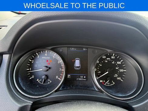 Used 2020 Nissan Rogue SV FWD image 17