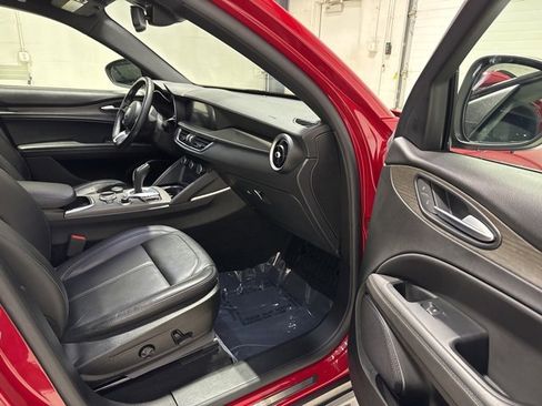 Used 2022 Alfa Romeo Stelvio Ti image 31