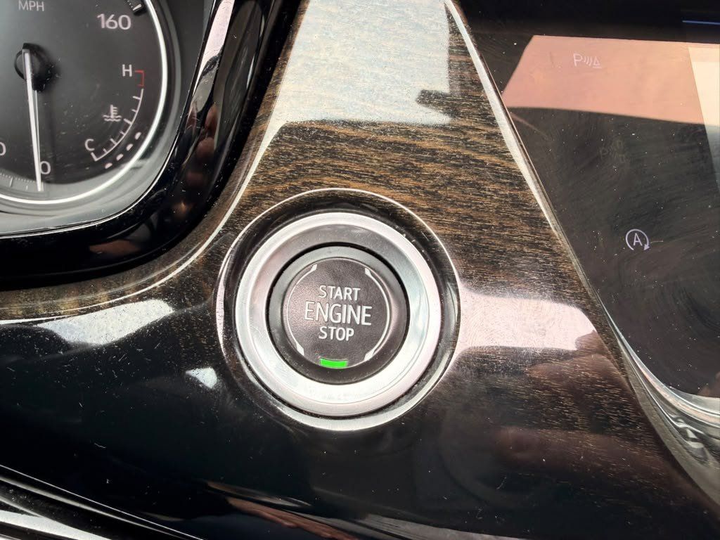 Used 2022 Cadillac XT6 Premium Luxury AWD/4WD image 40