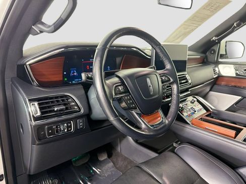 Certified 2023 Lincoln Navigator L Reserve RWD image 9