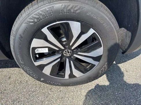 New 2026 Volkswagen Atlas Cross Sport SE image 10