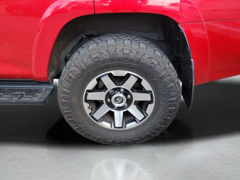 Used 2021 Toyota 4Runner TRD Off-Road Premium AWD/4WD image 25