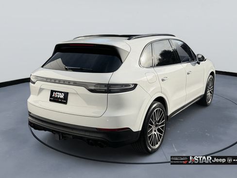 Used 2023 Porsche Cayenne Platinum Edition AWD/4WD image 5