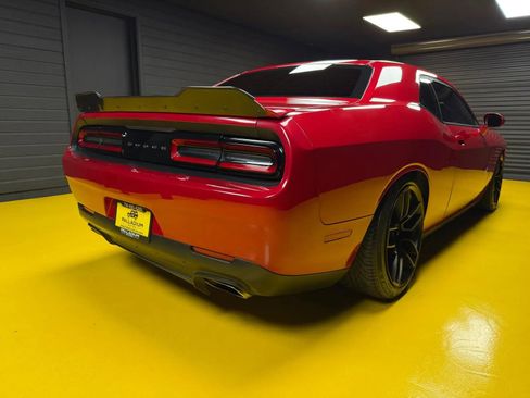 Used 2016 Dodge Challenger R/T RWD image 6