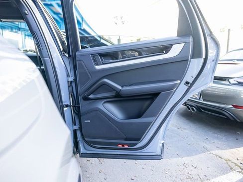 Certified 2026 Porsche Cayenne Coupe image 46