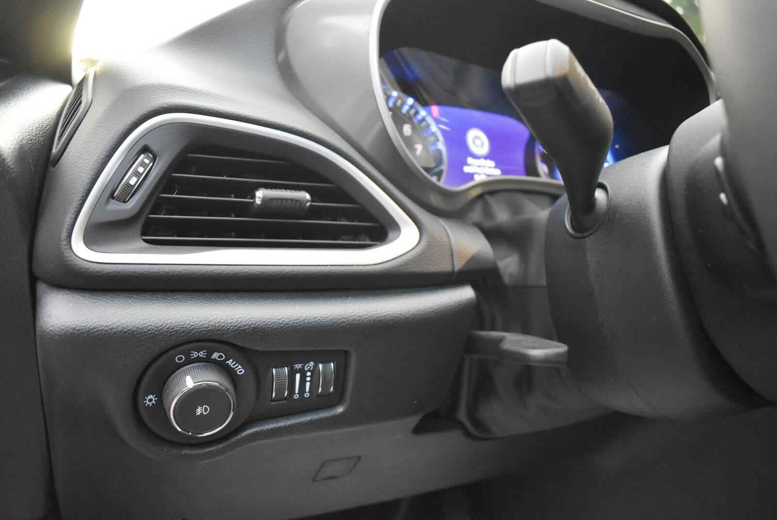 Used 2025 Chrysler Pacifica Select FWD image 77