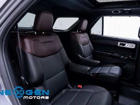 Used 2023 Ford Explorer Platinum w/ Technology Package image 49