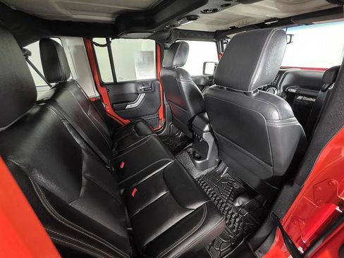 Used 2015 Jeep Wrangler Unlimited Sahara w/ Max Tow Package AWD/4WD image 26