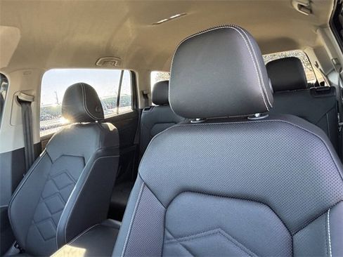 Certified 2025 Volkswagen Atlas SE image 13