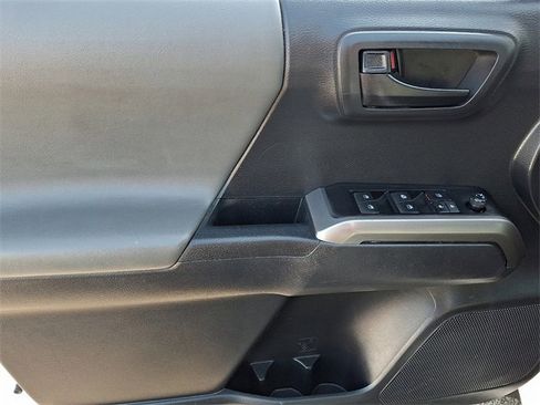 Used 2022 Toyota Tacoma SR5 image 12